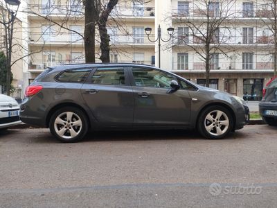 usata Opel Astra sport tourer