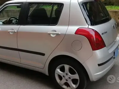 Usata Suzuki Swift 68 CV (50 kW) 2007 Grigio Utilitaria
