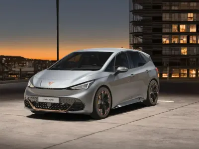 Begagnad Cupra Born 2023 Silver Halvkombi