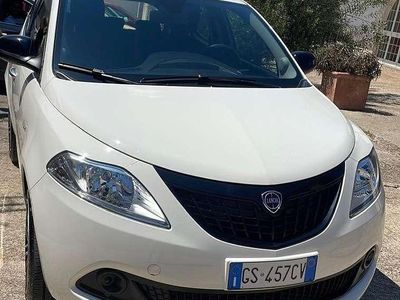 Usata Lancia Ypsilon 69 CV (50 kW) 2024 Nero Utilitaria