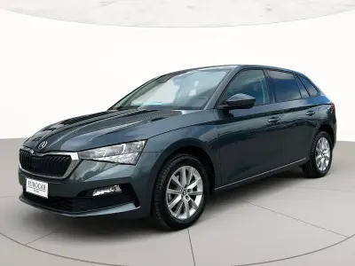 Usata Skoda Scala Ambition 115 CV (84 kW) 2021 Grigio quarzo metallizzato Utilitaria