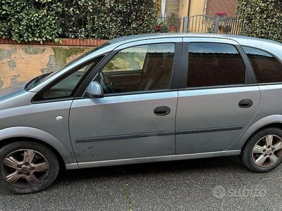 Usata Opel Meriva Enjoy 101 CV (74 kW) 2004 Grigio Monovolume