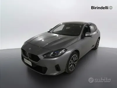Usata BMW 118 Comfort Edition 150 CV (110 kW) 2024 Skyscraper grey metallic Utilitaria