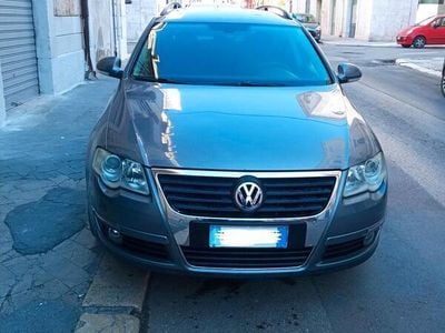 Usata VW Passat Highline 140 CV (102 kW) 2008 Grigio Station wagon