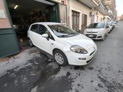Usata Fiat Grande Punto 77 CV (56 kW) 2013 Bianco Utilitaria