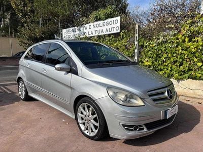 Mercedes B200