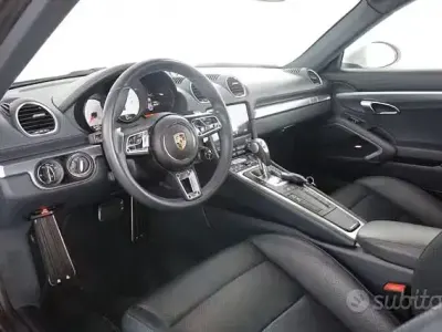 Usata Porsche 718 299 CV (219 kW) 2025 Grigio Coupé