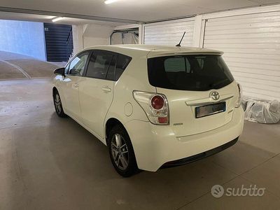 Usata Toyota Verso 126 CV (92 kW) 2010 Bianco Monovolume