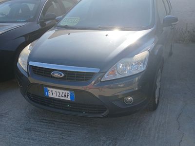 Usata Ford Focus 109 CV (80 kW) 2010 Grigio Station wagon