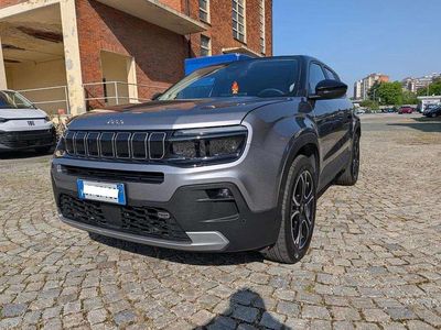 Käytetty Jeep Avenger Summit 101 HP (74 kW) 2024 Harmaa Katumaasturi