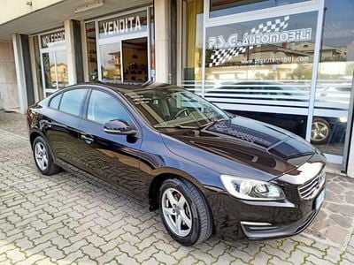 Usata Volvo S60 Kinetic 116 CV (85 kW) 2015 Nero Berlina