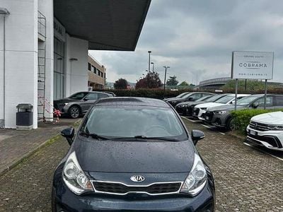 Second-hand Kia Rio 75 CP (55 kW) 2014 Albastru Berlinǎ