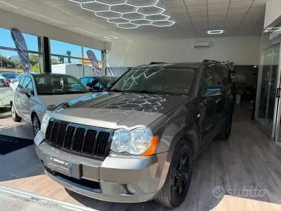 Usata Jeep Grand Cherokee Overland 218 CV (160 kW) 2008 Grigio SUV
