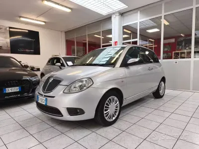 Usata Lancia Ypsilon 60 CV (44 kW) 2007 Grigio Utilitaria