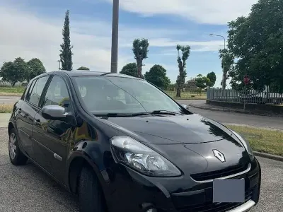 Usata Renault Clio II 75 CV (55 kW) 2011 Nero Berlina