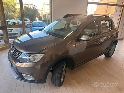 Usata Dacia Sandero Stepway 90 CV (66 kW) 2019 Marrone Berlina