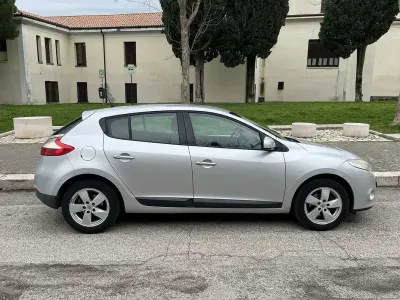 Usata Renault Mégane III Business 110 CV (80 kW) 2009 Berlina