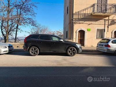 Usata Volvo XC60 R-Design Momentum 150 CV (110 kW) 2016 Nero SUV