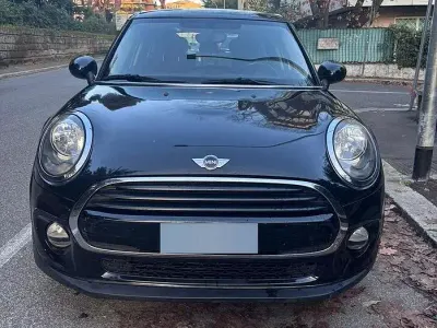 Usata Mini Cooper D 116 CV (85 kW) 2018 Nero Utilitaria
