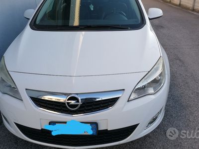 usata Opel Astra berlina