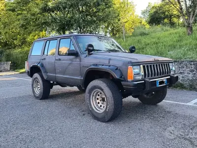 Usata Jeep Cherokee Limited 174 CV (127 kW) 1990 Nero SUV