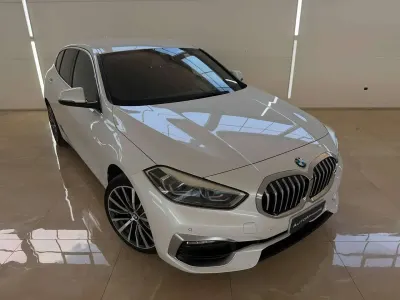 Usata BMW 118 Luxury Line 150 CV (110 kW) 2021 Mineral white metalizzato Berlina