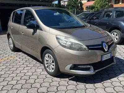 Usata Renault Scénic LIMITED 110 CV (80 kW) 2016 Marrone Monovolume