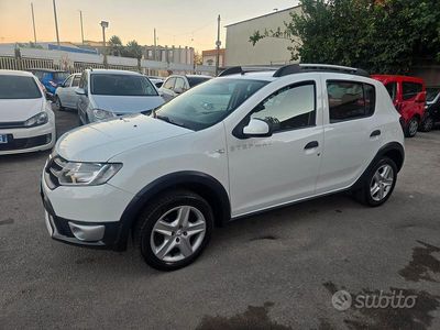 Bianco Usata 2016 Dacia Sandero Lauréate Berlina | 6499 € (Cara)