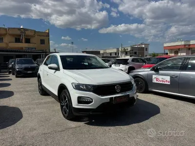 Usata VW T-Roc Style 116 CV (85 kW) 2019 Bianco SUV