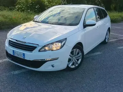 Usata Peugeot 308 120 CV (88 kW) 2015 Bianco Station wagon