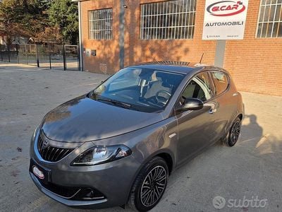 Usata Lancia Ypsilon Gold 70 CV (51 kW) 2023 Grigio Utilitaria