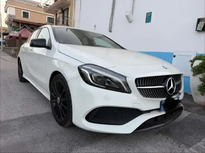 Usata Mercedes A180 AMG 109 CV (80 kW) 2016 Bianco Utilitaria