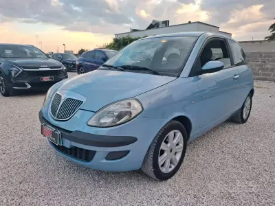 Usata Lancia Ypsilon 60 CV (44 kW) 2006 Bluazzurro Utilitaria