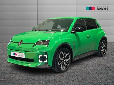 Usata Renault 5 E-Tech Urban 89 kW (122 CV) 2025 Verde Utilitaria