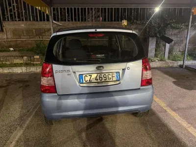 Usata Kia Picanto 64 CV (47 kW) 2005 Blu/azzurro Utilitaria