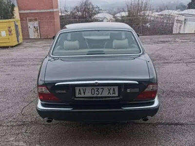 Usata Jaguar XJ Executive 237 CV (174 kW) 1998 Verde Berlina