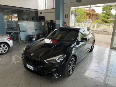 Usata BMW 118 M Sport 140 CV (102 kW) 2020 Nero Utilitaria