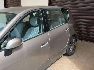 Usata Renault Scenic E-Tech Dynamique 110 CV (80 kW) 2011 Beige Monovolume