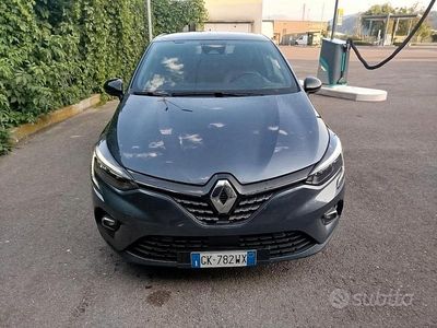 Usata Renault Clio V Intens 116 CV (85 kW) 2022 Grigio Berlina