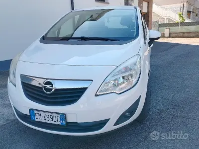 Usata Opel Meriva 100 CV (73 kW) 2012 Bianco Monovolume