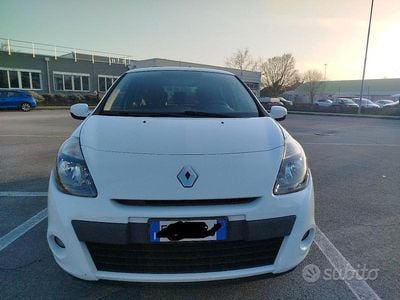 Usata Renault Clio II 75 CV (55 kW) 2011 Bianco Utilitaria