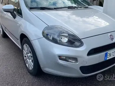 Brugt Fiat Punto 75 HK (55 kW) 2012 Grå Hatchback