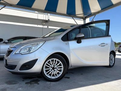 Usata Opel Meriva 110 CV (80 kW) 2012 Argento Monovolume