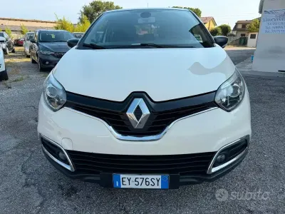 Usata Renault Captur 90 CV (66 kW) 2015 Beige SUV