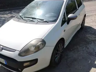 Usata Fiat Punto Evo 95 CV (69 kW) 2010 Bianco Utilitaria