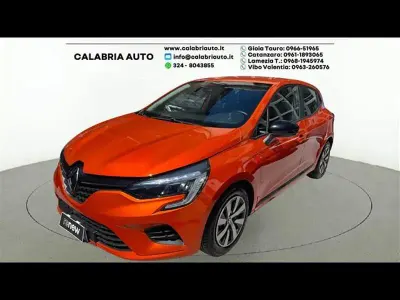 Usata Renault Clio Equilibre 100 CV (73 kW) 2023 Arancione Utilitaria