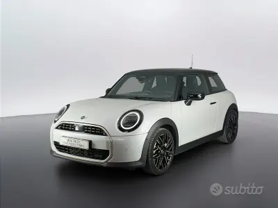 Begagnad Mini Cooper Classic 156 HK (114 kW) 2024 Vit Halvkombi