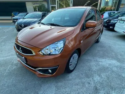 Usata Mitsubishi Space Star Invite 71 CV (52 kW) 2020 Arancione Utilitaria