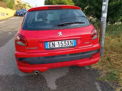 Usata Peugeot 206 60 CV (44 kW) 2012 Rosso Berlina