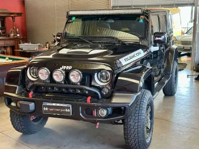 Usado Jeep Wrangler Sahara 200 CV (147 kW) 2015 Negro SUV